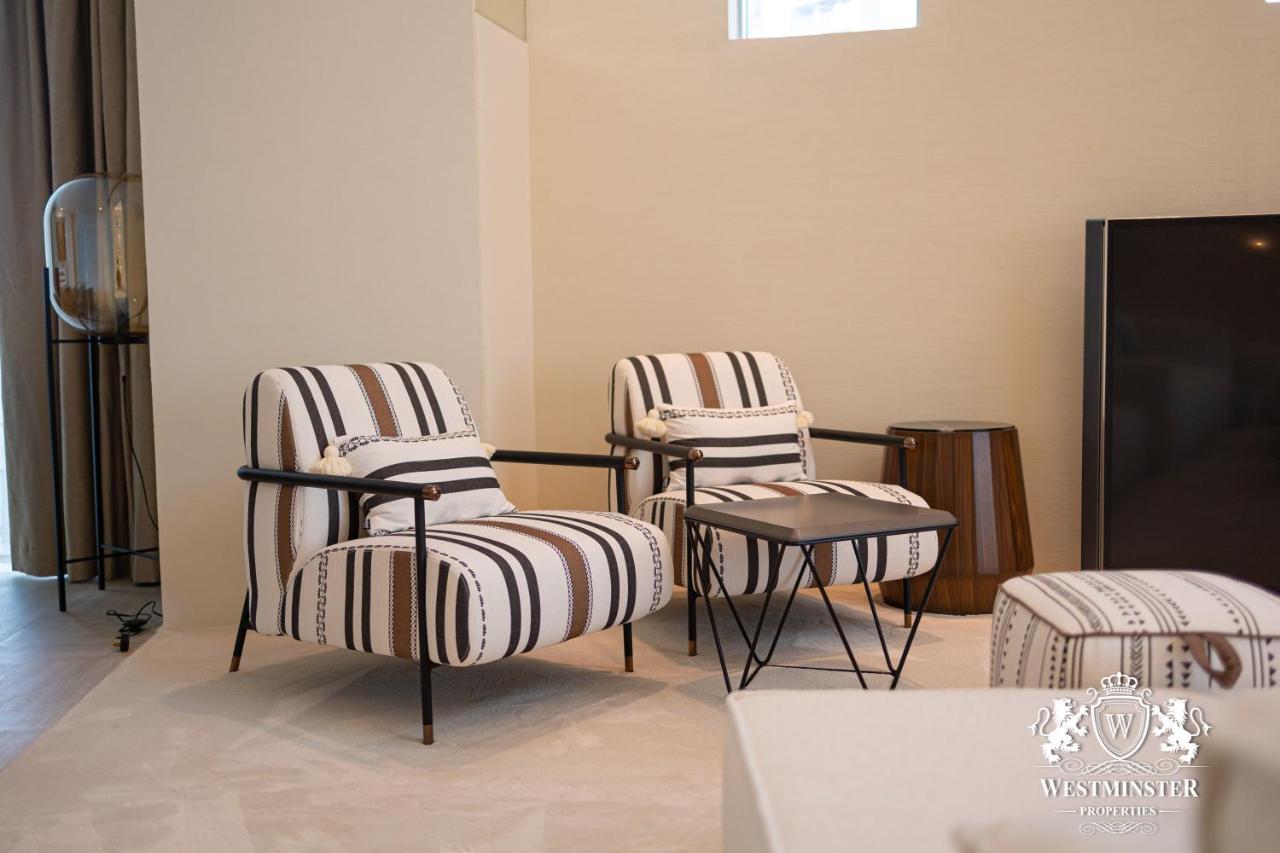 Westminster Dubai Mall Exterior foto Armchairs
