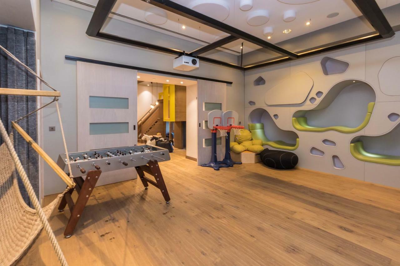 Westminster Dubai Mall Exterior foto The children's playroom
