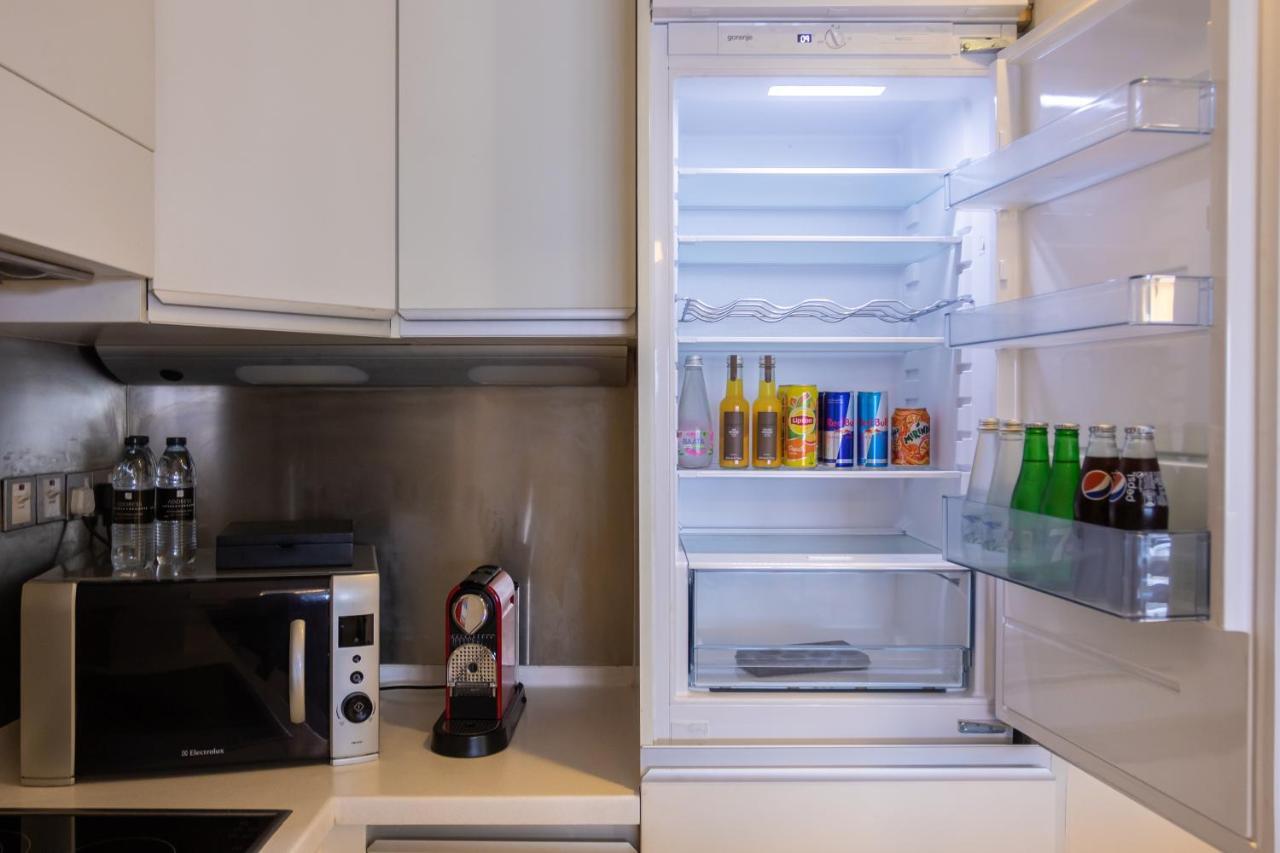 Westminster Dubai Mall Exterior foto A refrigerator